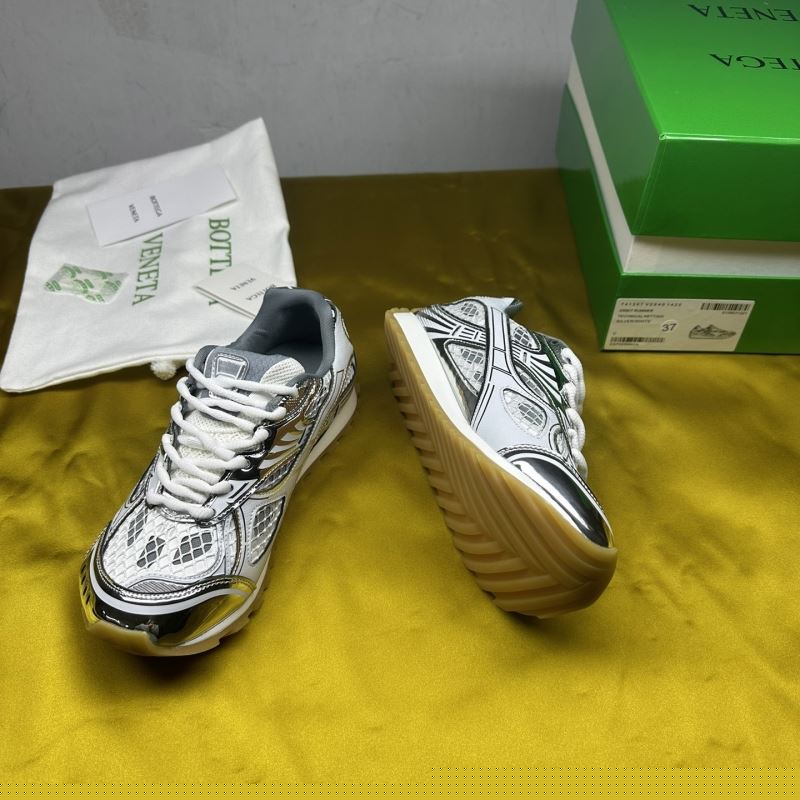bo*te*ga Ve*ne*ta sneakers